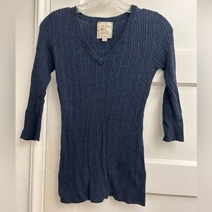 Dark blue quarter sleeve sweater